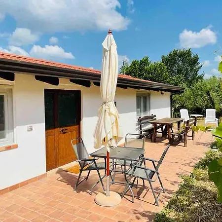 La Casina Nel Frutteto Tatil Evi