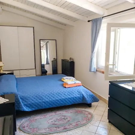 La Casina Nel Frutteto Tatil Evi